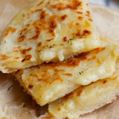 Cheese-Crusted Flat Bread