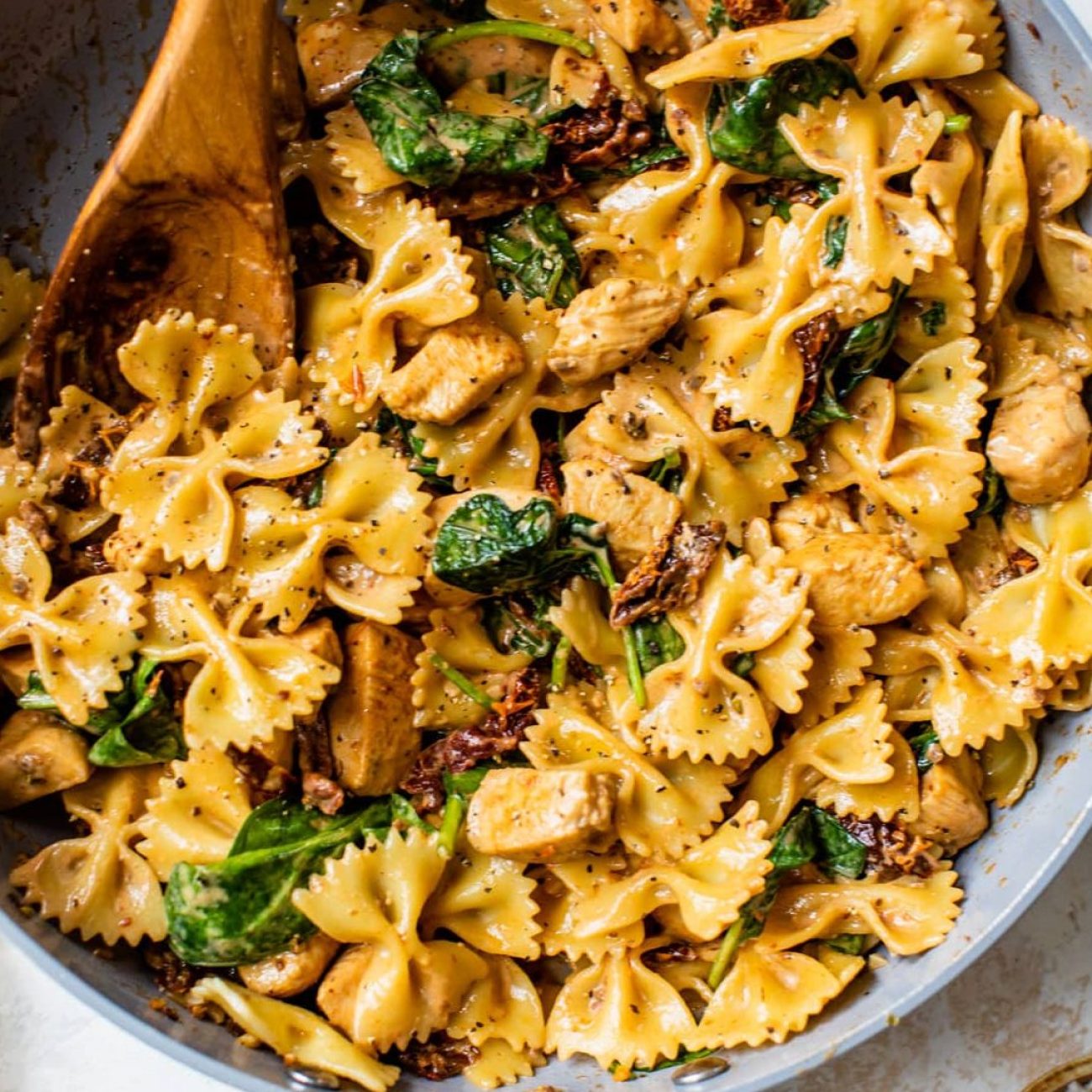 Creamy Chicken And Sun Dried Tomato Pasta