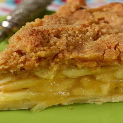 Crumbly Apple Pie