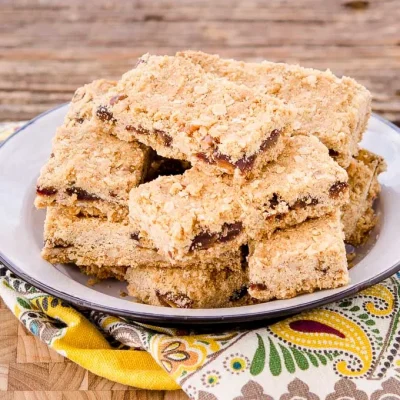 Date Filled Oatmeal Bars