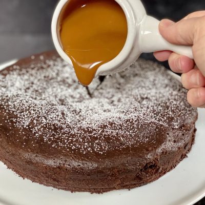 Decadent Flourless Chocolate Cake Delight