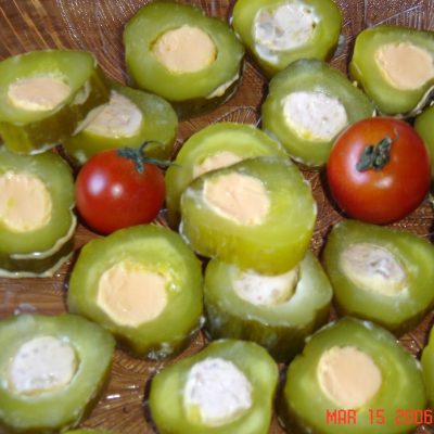 Deliciously Crunchy Dill Pickles Stuffed With Cream Cheese Filling