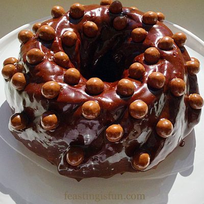 Dreamy Chocolate Cake With Frosting