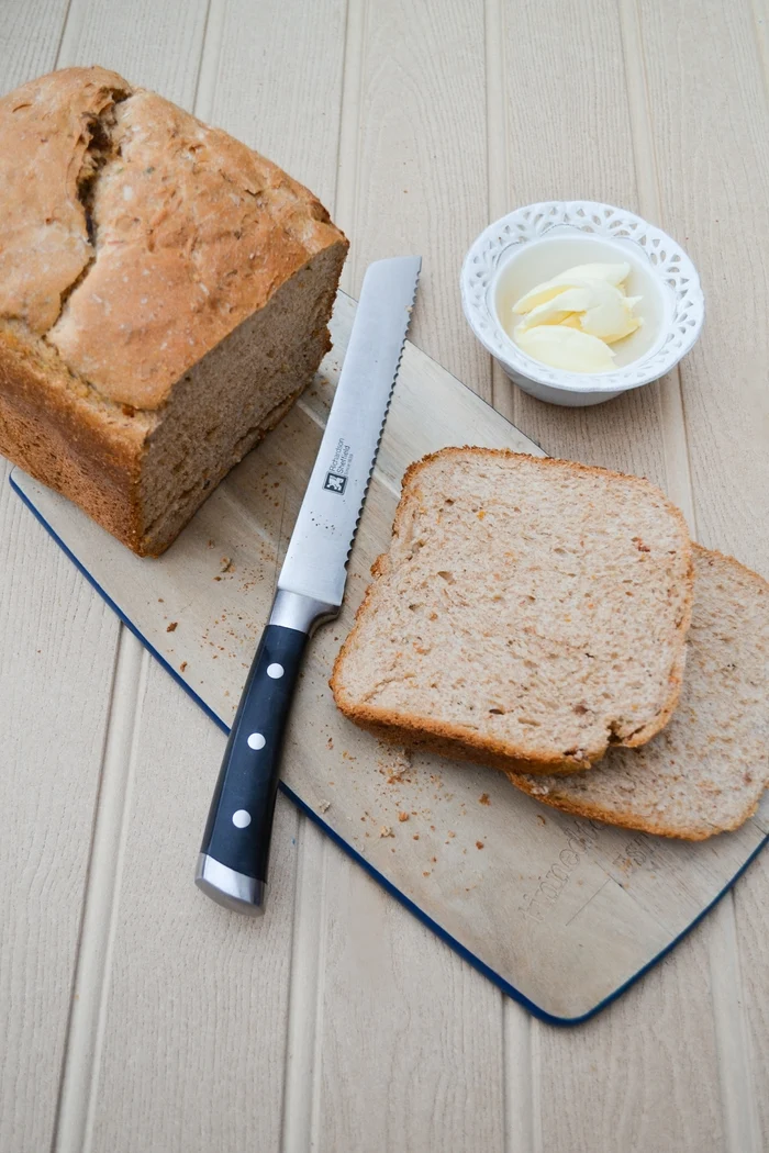 Easy Homemade Tomato Bread Recipe for Bread Machines