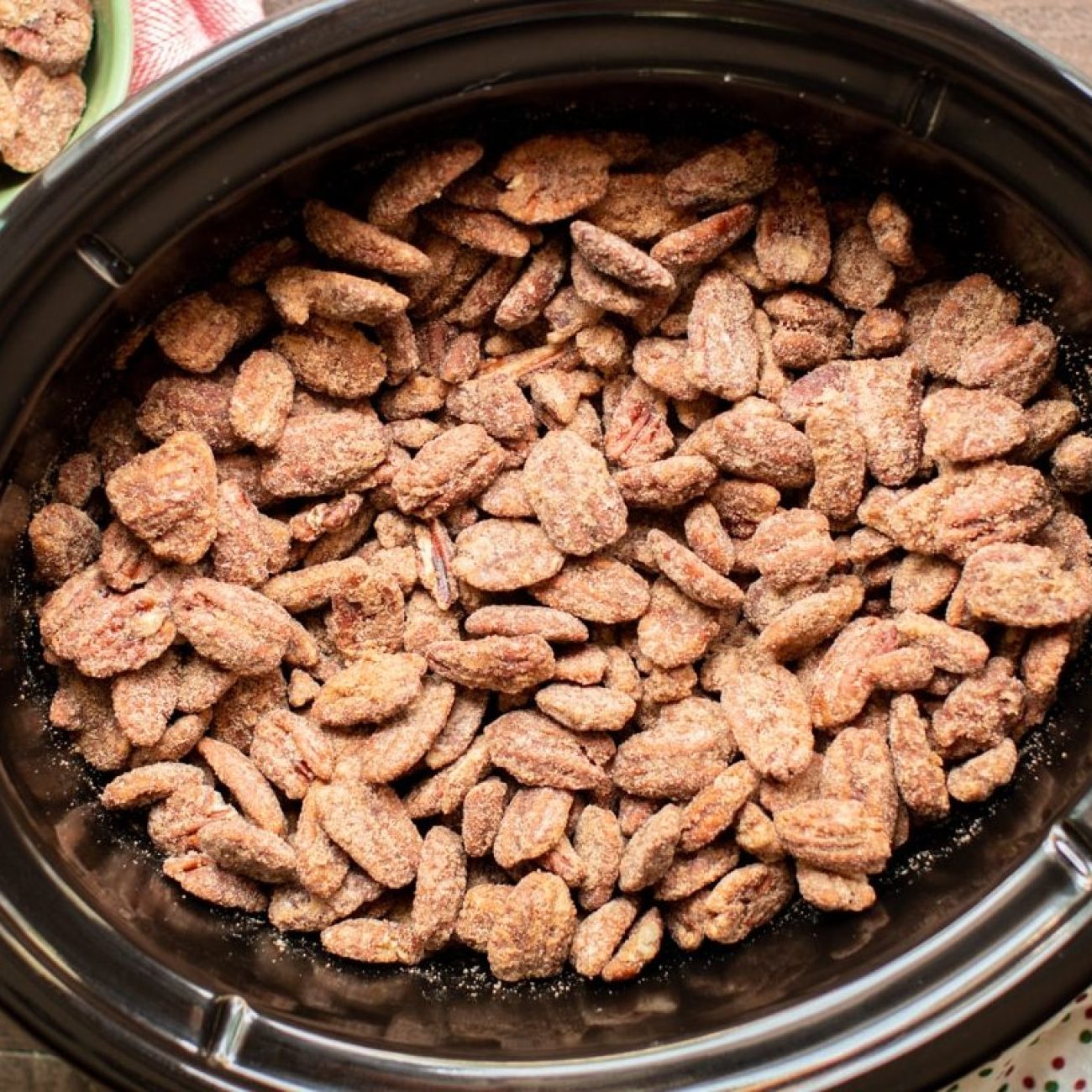 Easy Slow Cooker Cinnamon Spiced Pecans Recipe