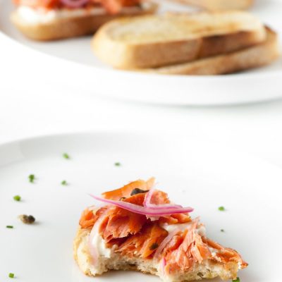 Easy Smoked Salmon Tartare on Crispy Toast Points Recipe