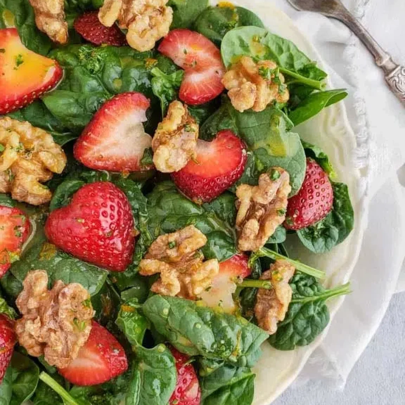 Fresh Spinach and Sweet Strawberry Salad Recipe