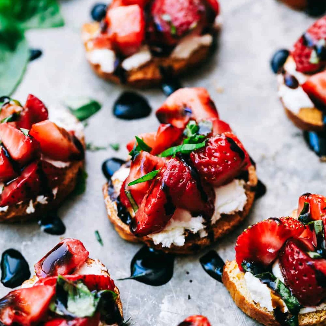 Fresh Strawberry Salsa Bruschetta Recipe – A Vibrant Appetizer