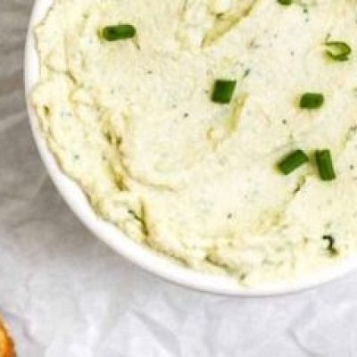 Garlic And Chive Vegan Cream Cheese