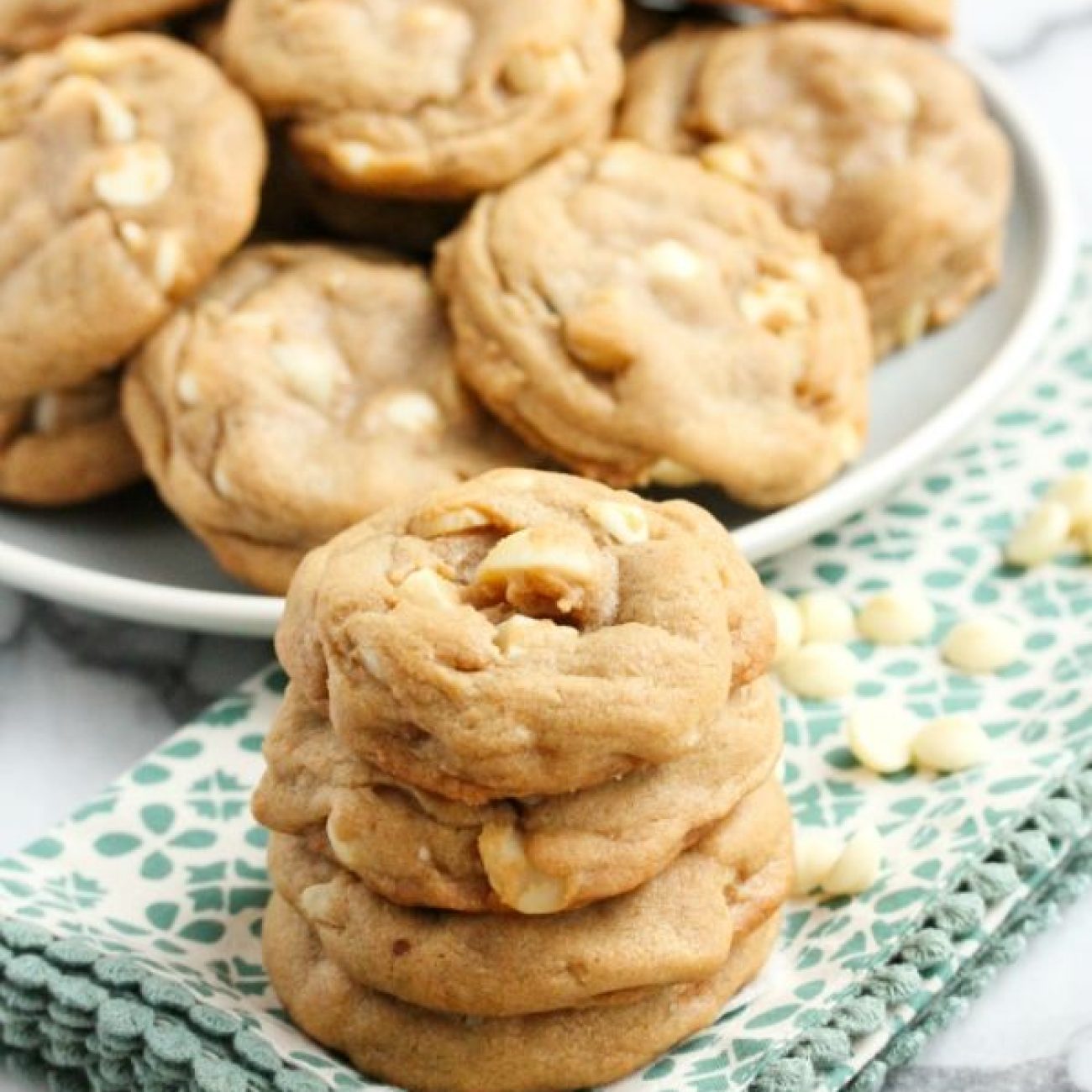 Irresistible White Chocolate Chunk and Macadamia Nut Cookies