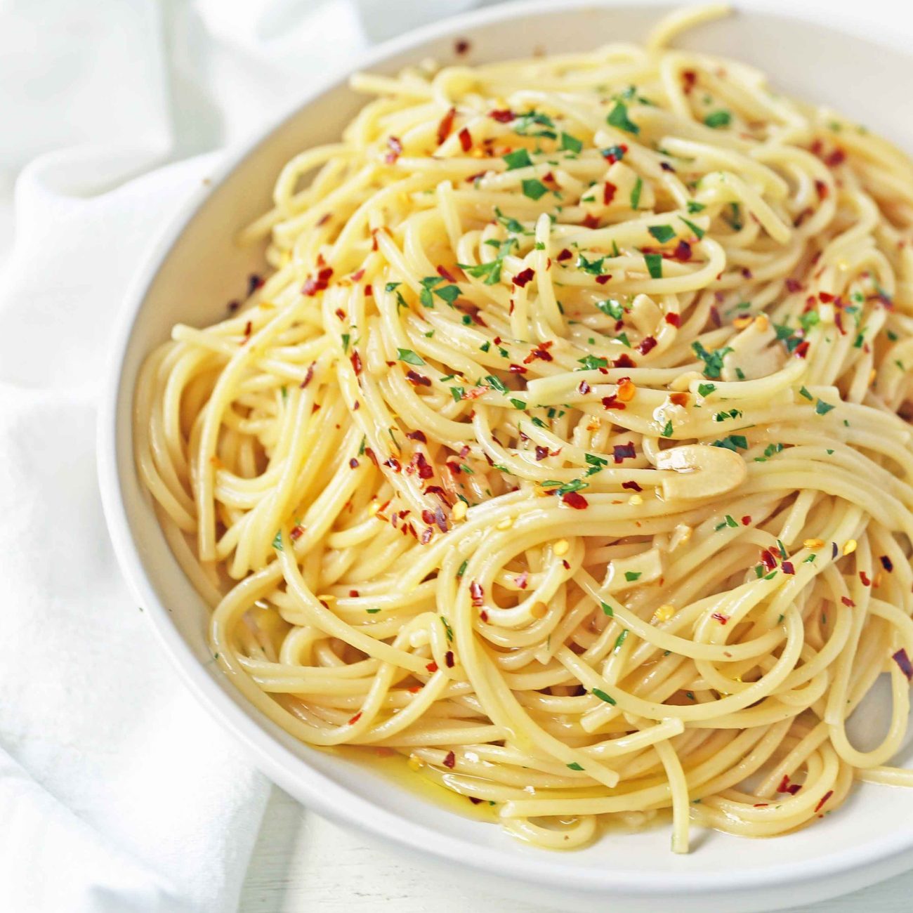Linguine With Garlic And Oil