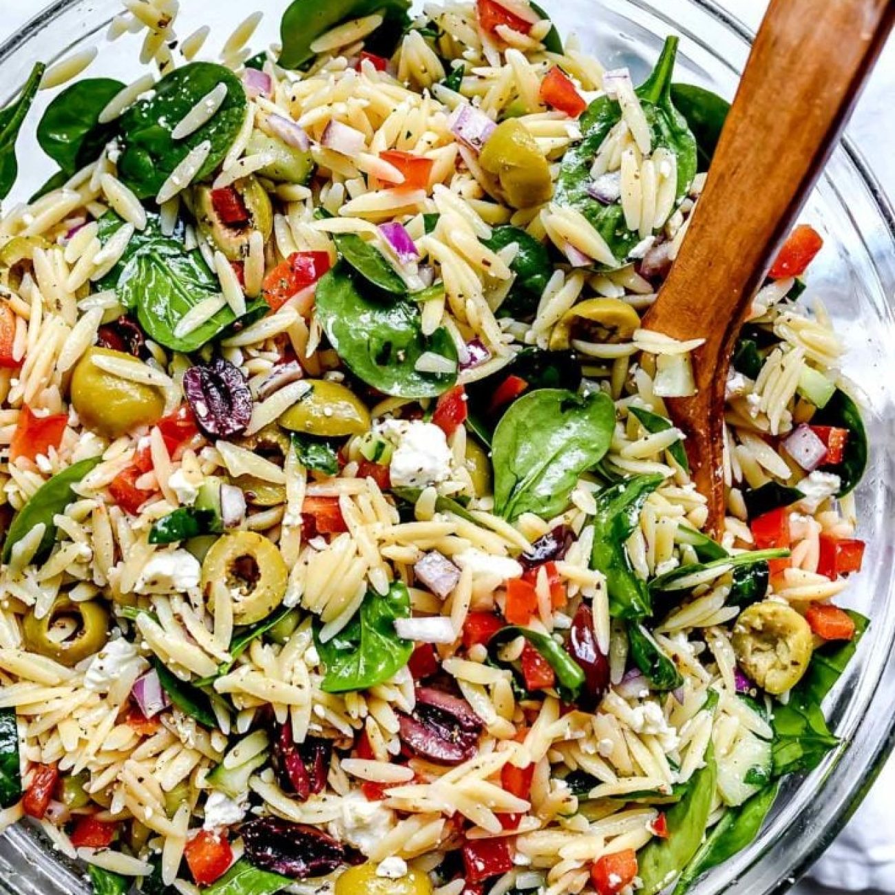 Mediterranean Feta and Spinach Pasta Salad Recipe