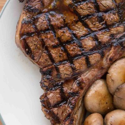 Pan-Seared Rib Eye Steak With Smoked Paprika