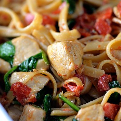 Pasta With Chicken And Roasted Red