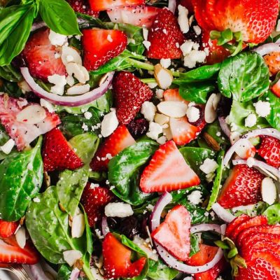 Raspberry And Spinach Salad Delight: A Fresh Twist On Greens
