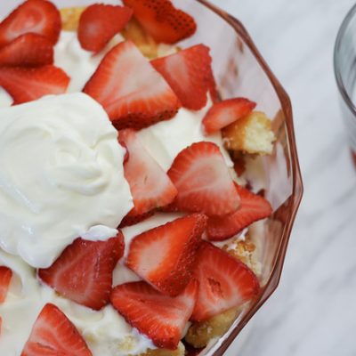 Refreshing Strawberry Punch Recipe: Homemade Erdbeerbowle Delight