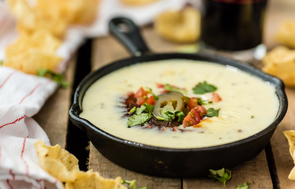 Restaurant- Style White Cheese Dip