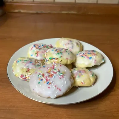 Self-Frosting Anise Cookies