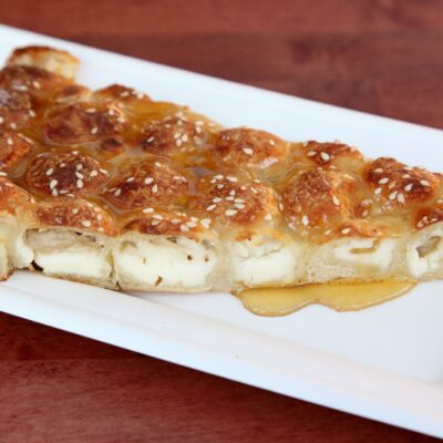 Sweet and Soft Yemenite Honeycomb Bread Recipe - Khaliat Al Nahal