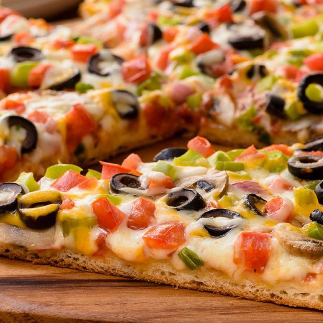 Ultimate Garden Fresh Veggie Pizza Delight